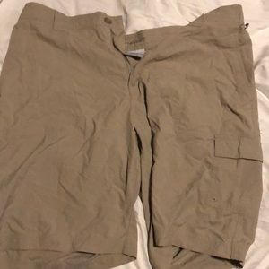 Men’s Columbia khaki cargo pants